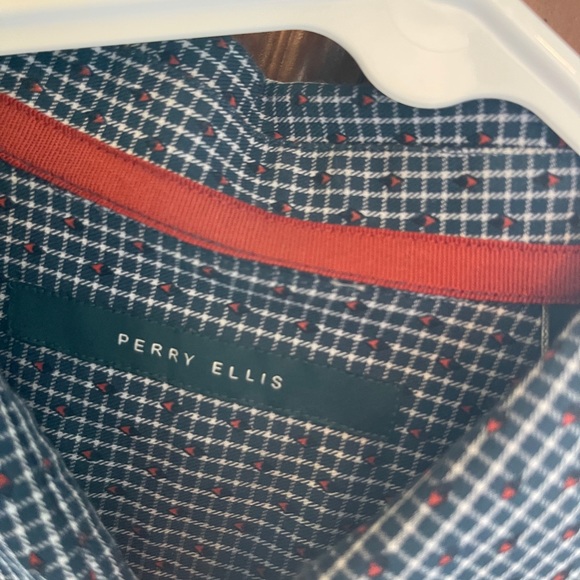 Perry Ellis hidden button - Picture 4 of 4